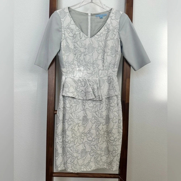 Antonio‎ Melani Grey and White Peplum dress size 2 - Picture 1 of 4
